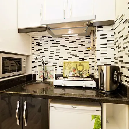 Taksim Celebi Aparthotel 5*